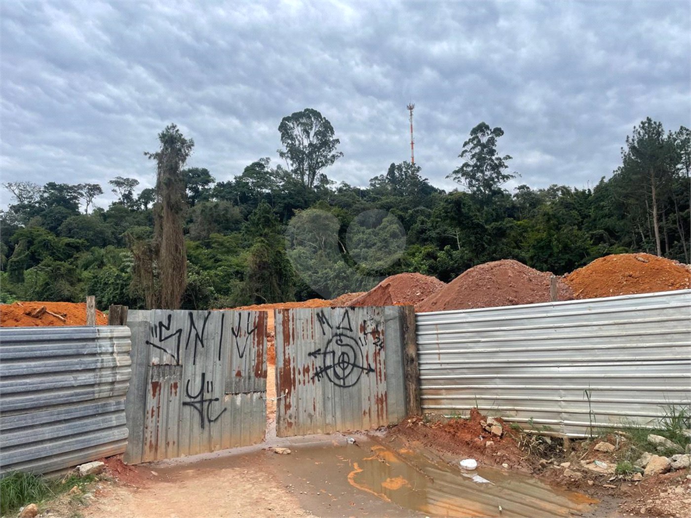 Terreno à venda em Jardim do Rio Cotia, Cotia, SP
