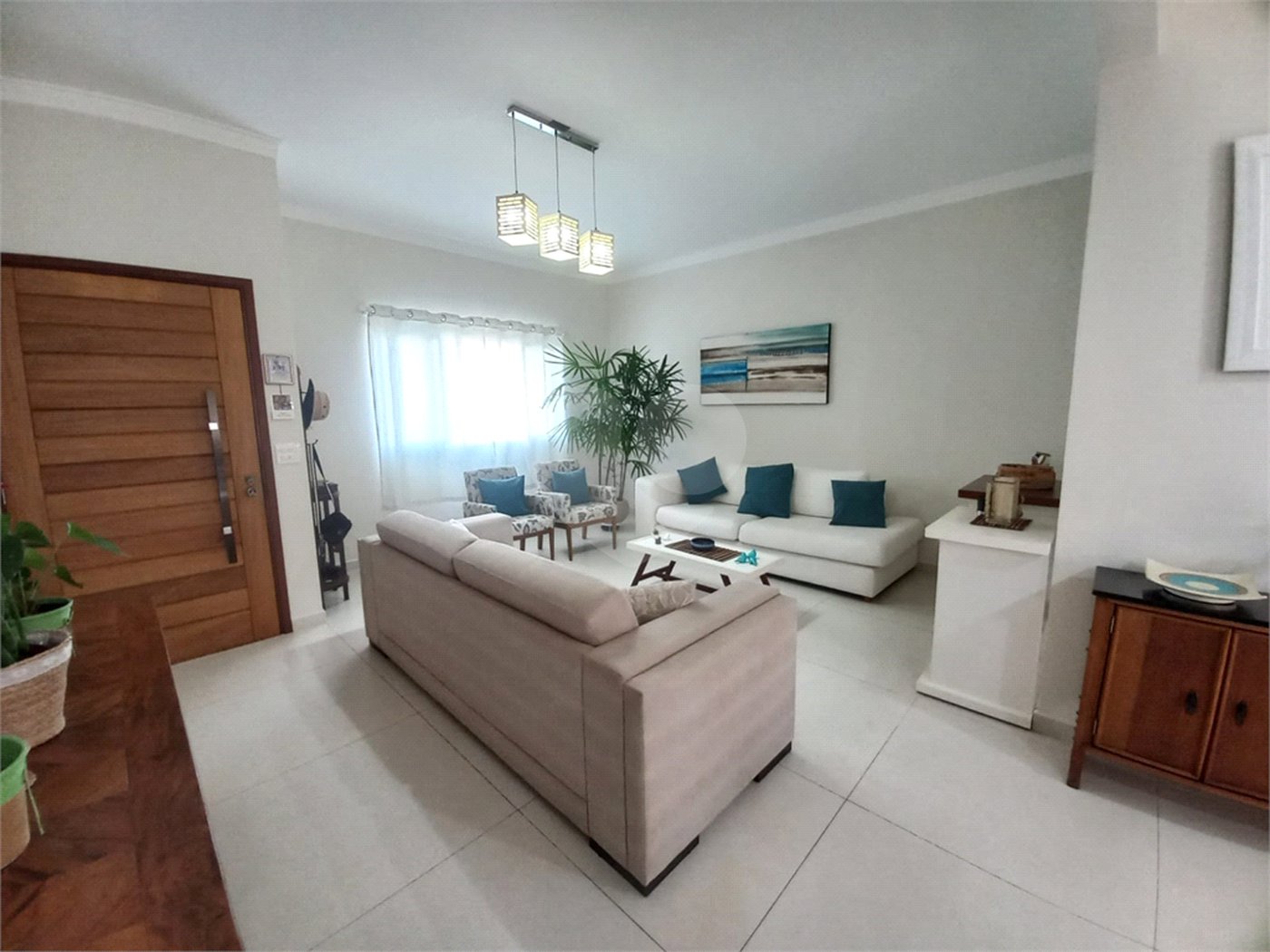 Casa à venda com 3 quartos, sendo 1 suíte, no condomínio São Domingos, Valinhos - SP