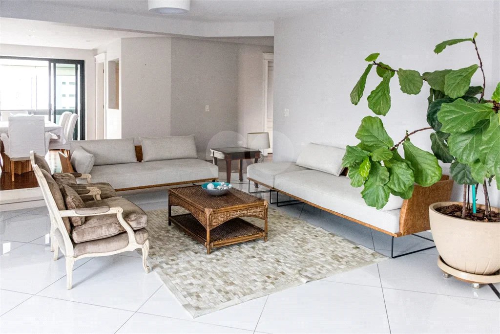 VILA NOVA CONCEIÇÃO - 216 M² - 4 VAGAS