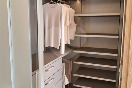 Apartamento à venda com 3 suítes em Moema, São Paulo, SP