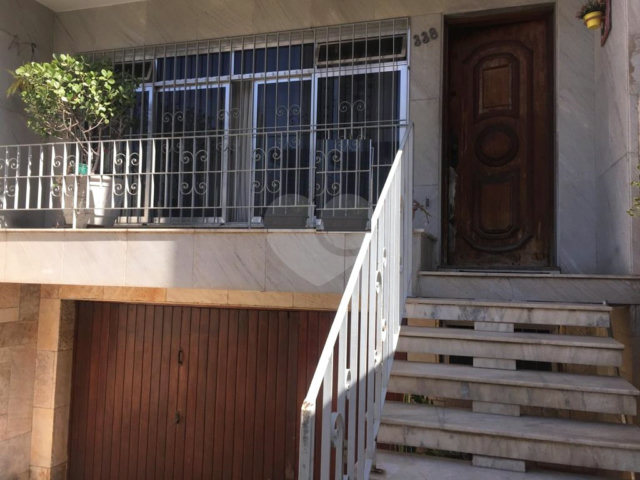 Sobrado à venda ou para alugar com 3 quartos, sendo 1 suíte,  em Anália Franco, São Paulo, SP