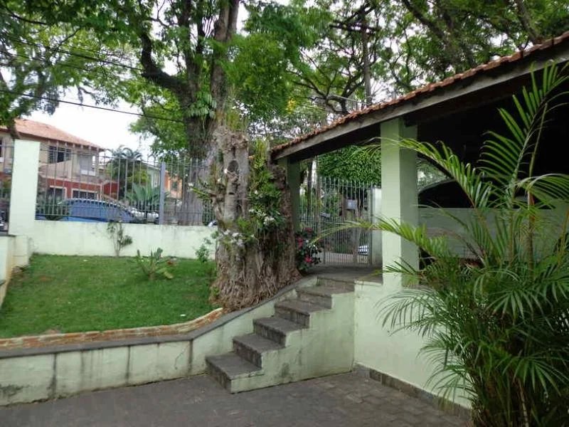 Casa à venda com 3 quartos, sendo 1 suíte, em Jardim Londrina, São Paulo, SP