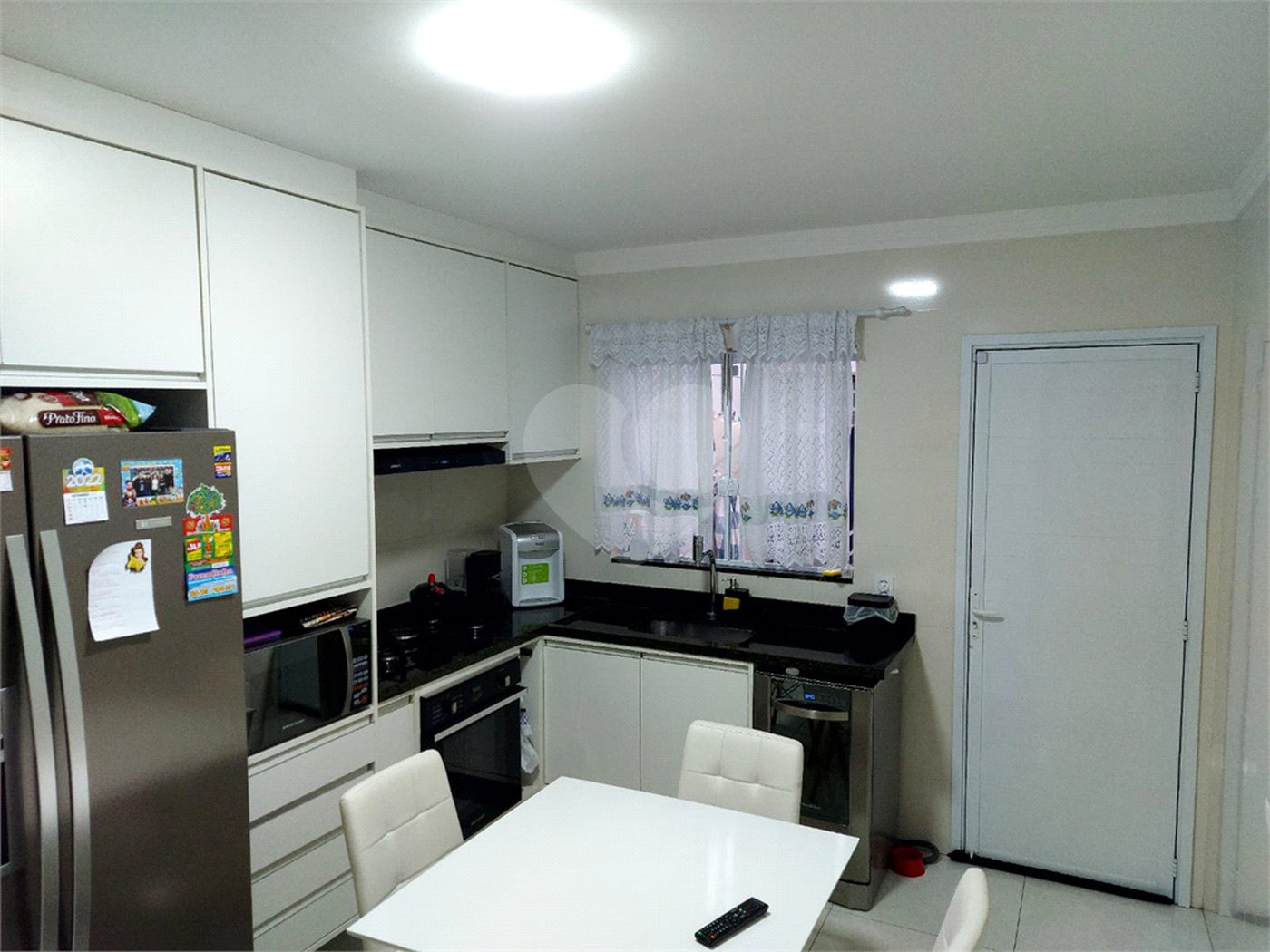 Casa à venda com 3 suítes no condomínio Residencial Gaya, São Paulo - SP