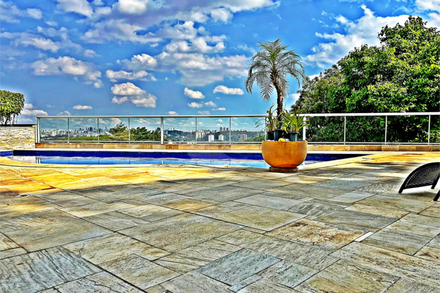 Casa à venda com 4 suítes no condomínio Residencial Jd. Ibiratiba, São Paulo - SP