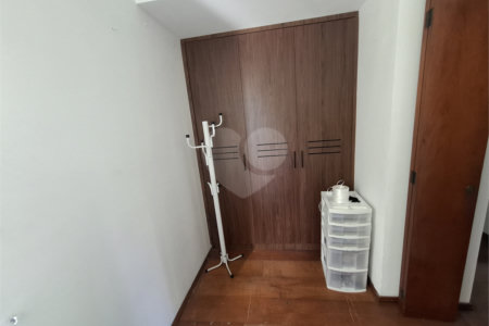 Apartamento à venda com 3 quartos, sendo 1 suíte, em Jardim Marajoara, São Paulo, SP