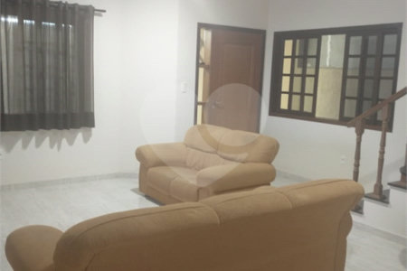 Sobrado à venda com 3 quartos, sendo 1 suíte,  em Jardim Universo, Mogi das Cruzes, SP