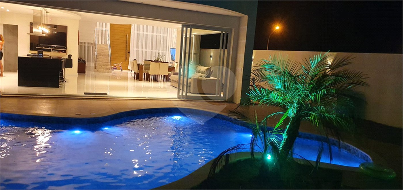 Casa à venda com 3 quartos, sendo 2 suítes, no condomínio Alphaville Nova Esplanada 4, Votorantim - SP