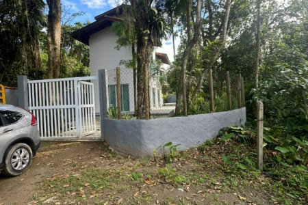 Sobrado com 3 dormitórios à venda, 269 m² por R$ 1.280.000,00 - Sertão do Camburi - São Sebastião/SP