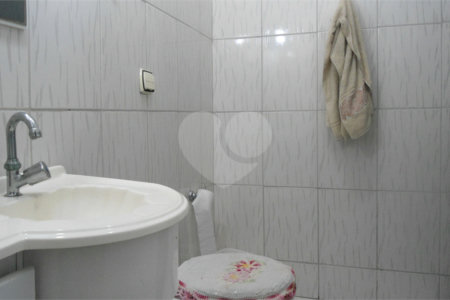 Sobrado à venda com 5 quartos, sendo 2 suítes,  em Vila Cidinha, Mogi das Cruzes, SP