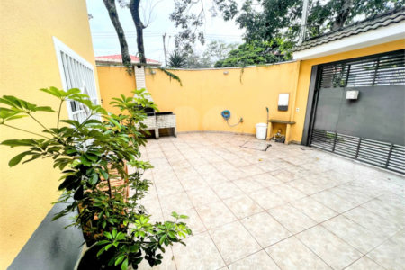 Sobrado à venda com 3 quartos, sendo 1 suíte, em Campo Grande, São Paulo, SP