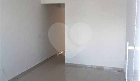 Sobrado à venda com 2 suítes em Jardim Nely, Indaiatuba, SP