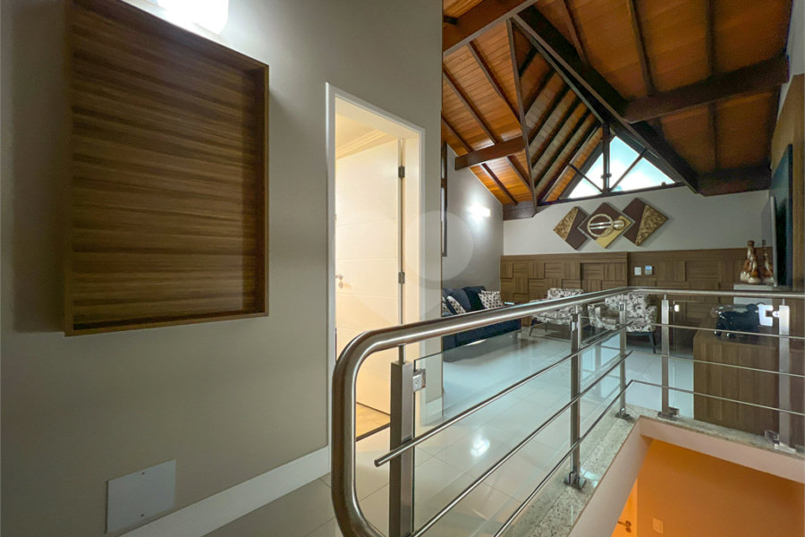 Casa à venda com 4 quartos, sendo 2 suítes,  no condomínio Floradas da Serra, São Paulo - SP