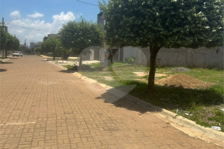 Terreno à venda no condomínio Village do Lago, Três Lagoas - MS