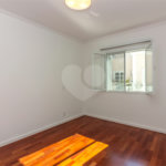 Casa à venda com 4 quartos, sendo 2 suítes, no condomínio Stephanie, São Paulo - SP