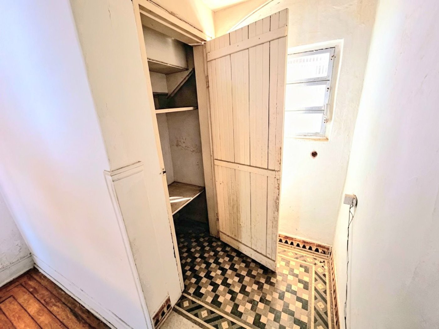 Casa com 3 dormitórios à venda, 119 m² por R$ 689.000,00 - Pompéia - Santos/SP