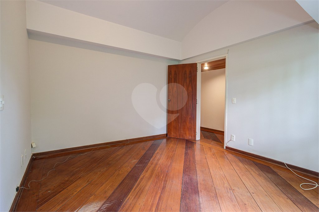 Sobrado à venda com 3 quartos, sendo 1 suíte,  em Granja Julieta, São Paulo, SP