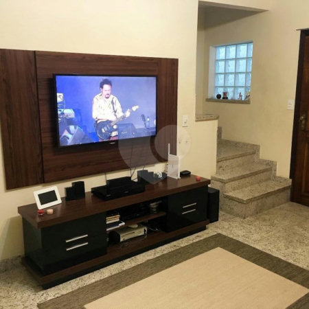 Sobrado à venda com 4 quartos, sendo 1 suíte, em Jardim Sarah, São Paulo, SP