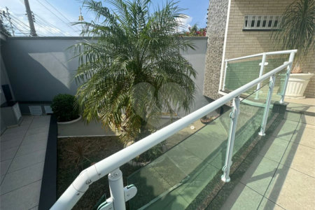 Sobrado à venda com 5 quartos, sendo 3 suítes, em Vila Nivi, São Paulo, SP