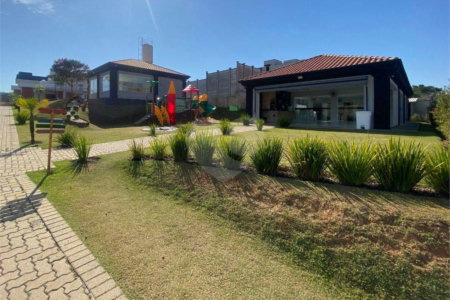Casa à venda com 3 quartos, sendo 1 suíte, no condomínio Vila Rica, Indaiatuba - SP
