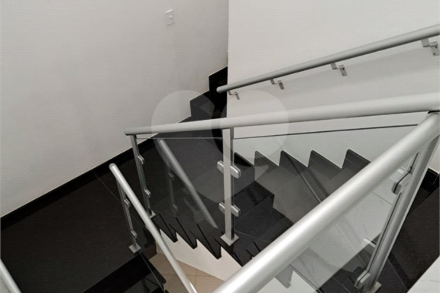 Sobrado à venda com 4 quartos, sendo 2 suítes, em Jaraguá, São Paulo, SP