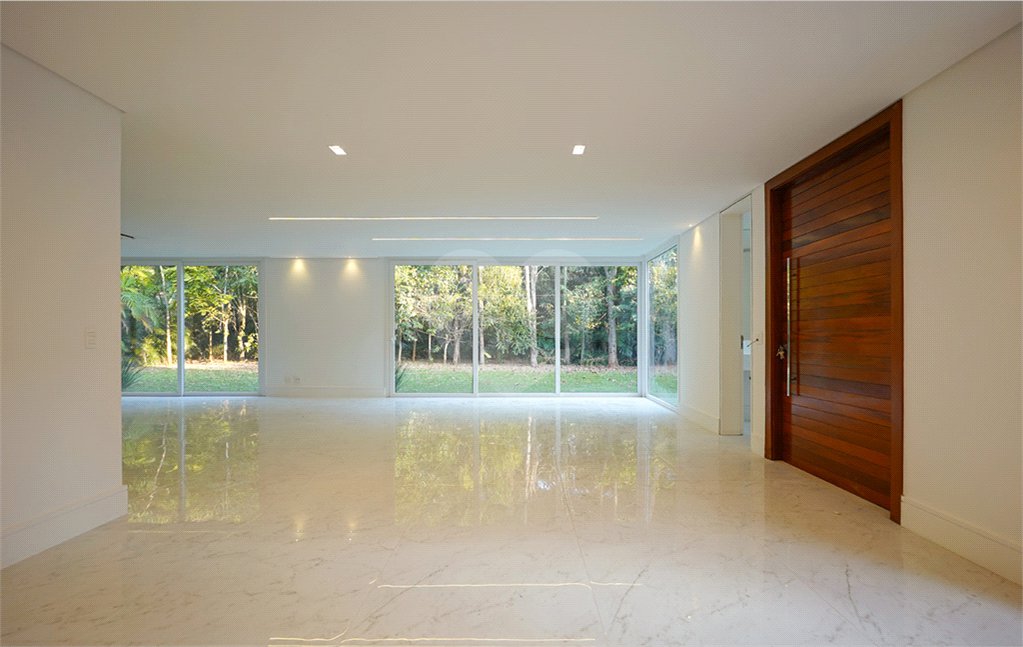Casa para alugar com 4 suítes no condomínio Hípica Garden, São Paulo - SP