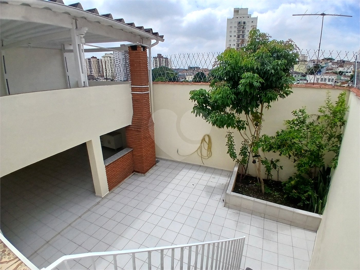 Sobrado à venda com 3 quartos, sendo 1 suíte, em Parque Rodrigues Alves, São Paulo, SP