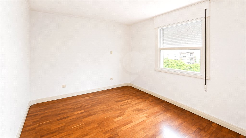Apartamento à venda com 4 quartos, sendo 1 suíte, em Alto da Boa Vista, São Paulo, SP