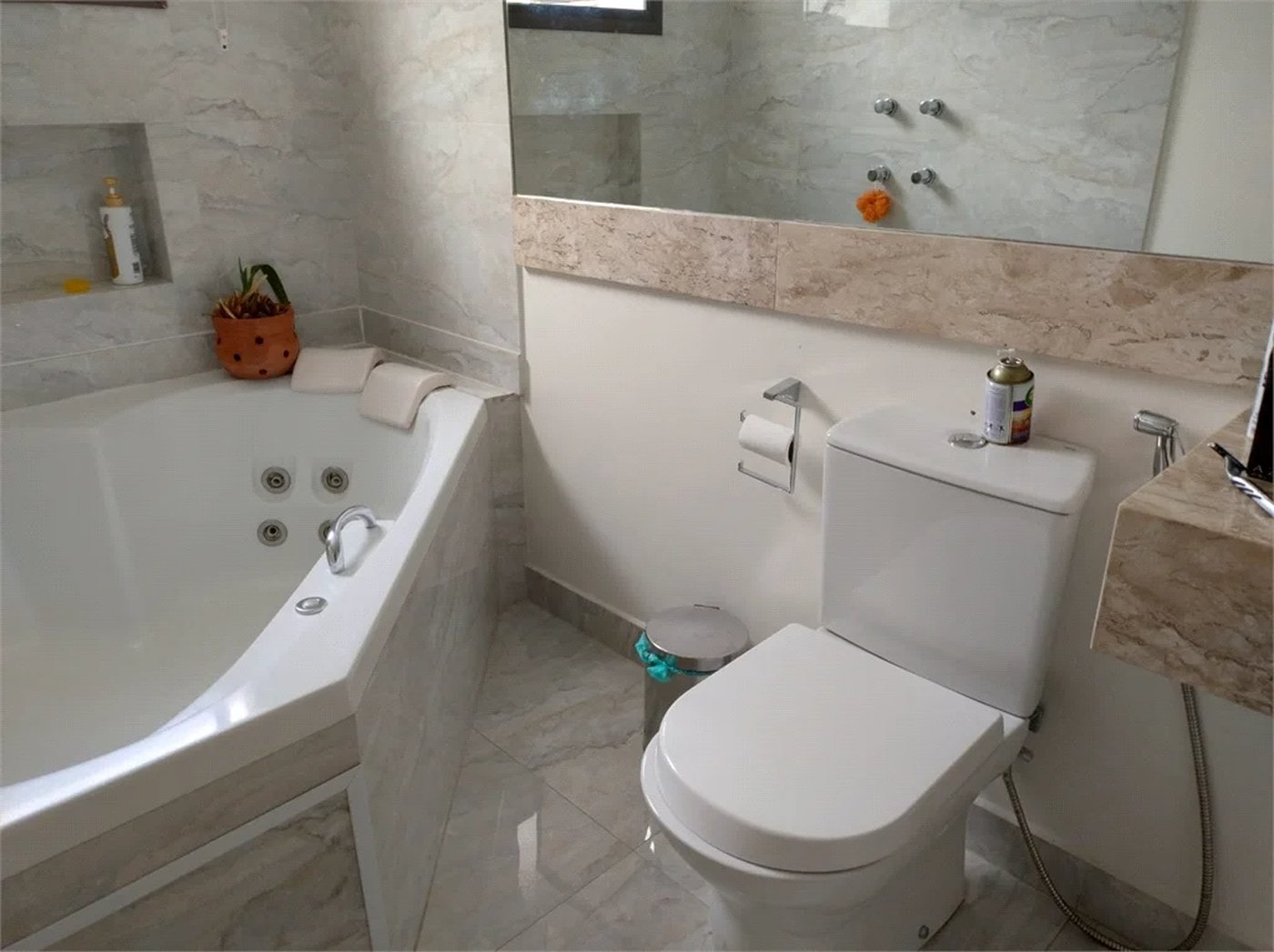 Apartamento à venda com 4 quartos, sendo 1 suíte,  em Brooklin Paulista, São Paulo, SP