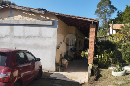 Chácara à venda com 6 quartos, sendo 1 suíte,  no Centro, Biritiba-mirim, SP