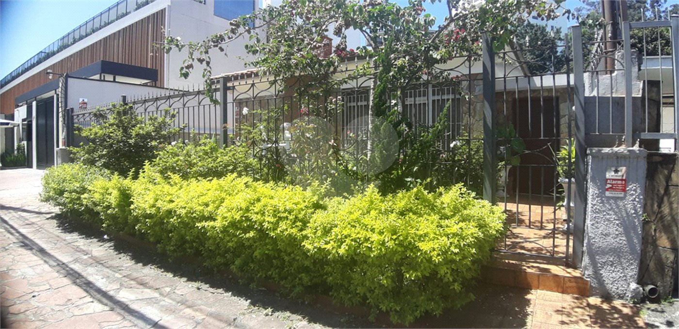 Casa Térrea à venda com 3 quartos, sendo 1 suíte, em Jardim São Bento, São Paulo, SP