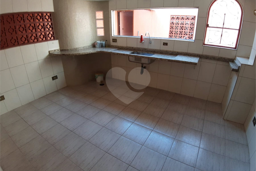 Sobrado à venda com 3 quartos, sendo 1 suíte, em Tremembé, São Paulo, SP