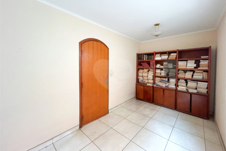 Sobrado à venda com 4 quartos, sendo 3 suítes, em Vila Libanesa, São Paulo, SP