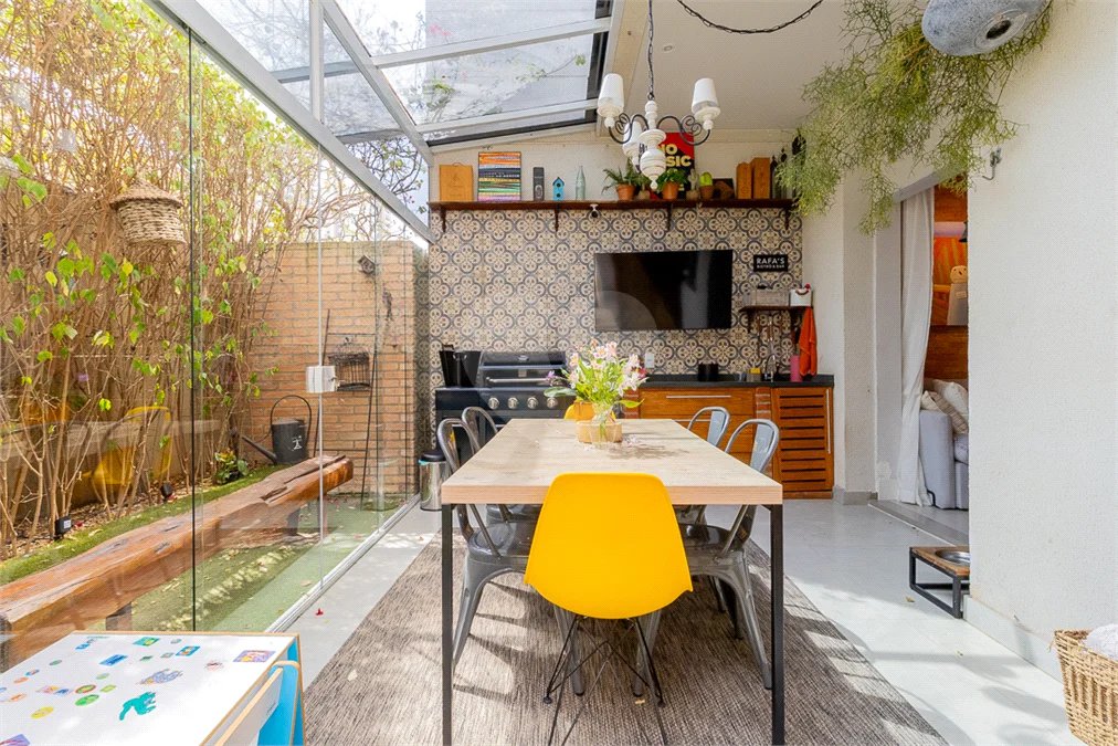 Apartamento à venda com 2 quartos, sendo 1 suíte,  em Vila Andrade, São Paulo, SP