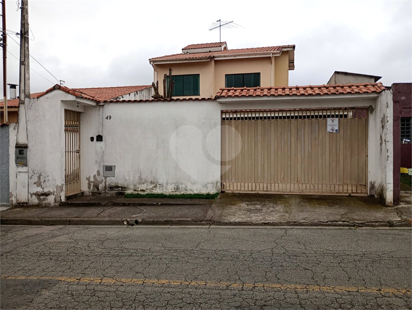 Sobrado à venda com 4 quartos, sendo 1 suíte,  em Vila Suissa, Mogi das Cruzes, SP