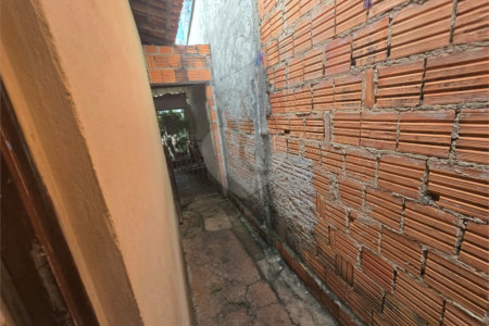 Casa à venda com 1 quarto em Vila Célia, Itapetininga, SP