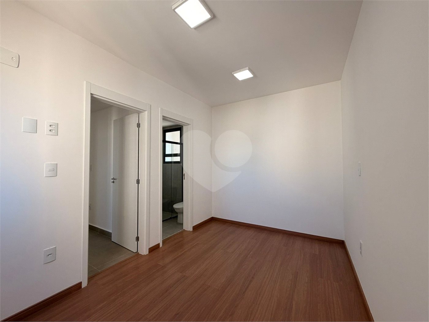 Apartamento à venda ou para alugar com 2 quartos, sendo 1 suíte, em Parque Campolim, Sorocaba, SP