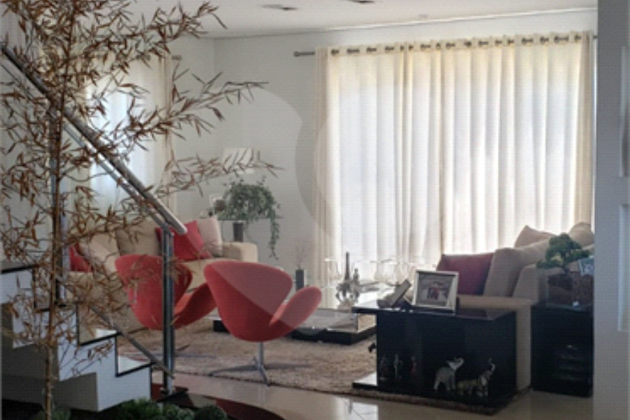 Casa à venda com 4 suítes em Pirucaia, Mairiporã, SP