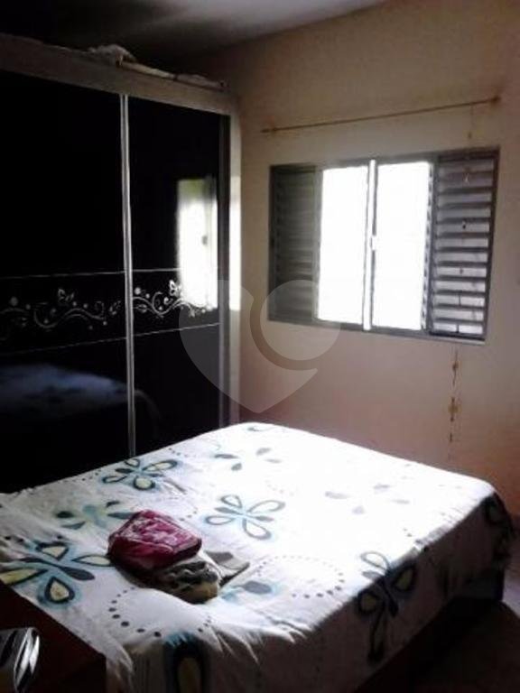 Sobrado à venda com 4 quartos, sendo 1 suíte,  em Tremembé, São Paulo, SP