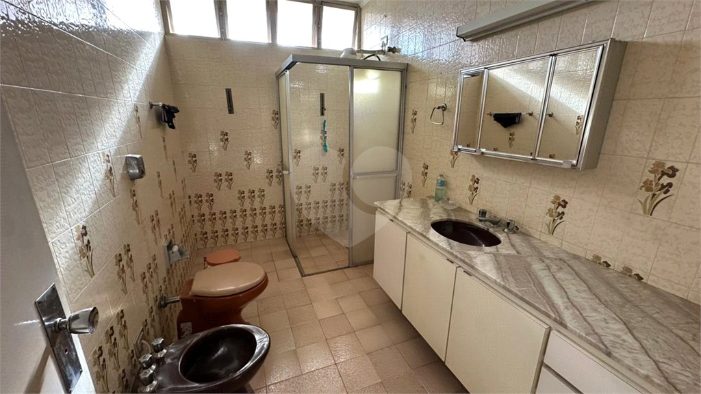 Casa à venda ou para alugar com 5 quartos, sendo 2 suítes, no Centro, Salto, SP