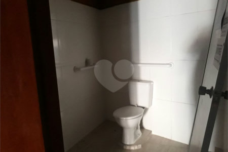Sobrado para alugar com 4 quartos no Centro, São Roque, SP