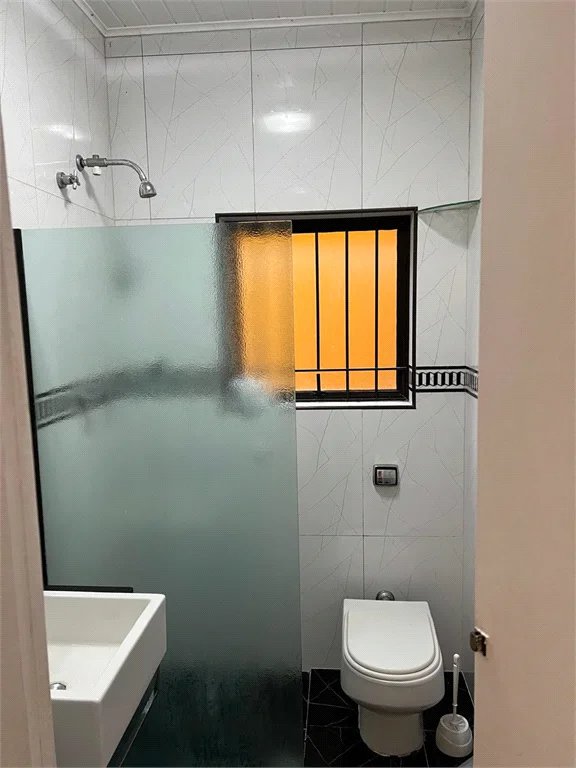 Sobrado à venda com 5 quartos, sendo 2 suítes, em Vila Universitária, São Paulo, SP