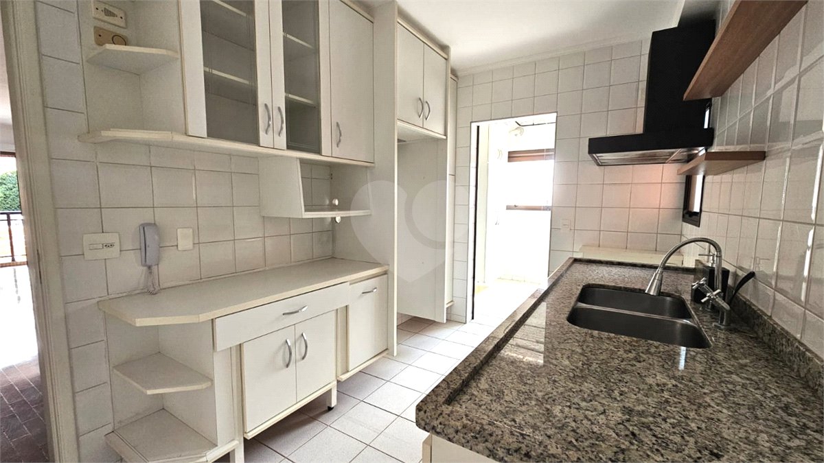 Apartamento para alugar com 3 quartos, sendo 1 suíte, em Alto da Boa Vista, São Paulo, SP