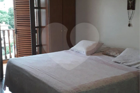 Sobrado à venda com 4 quartos, sendo 3 suítes, em Jardim São Bento, São Paulo, SP