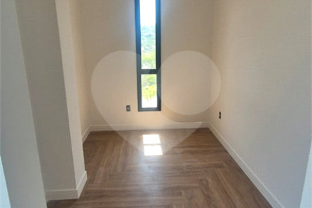 Casa à venda com 3 suítes no condomínio Recanto dos Paturis, Vinhedo - SP