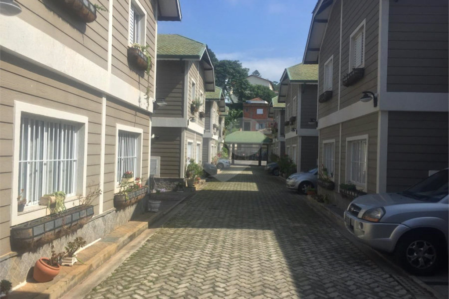 Casa à venda com 2 quartos, sendo 1 suíte, no condomínio Residencial Vila da Serra, São Paulo - SP