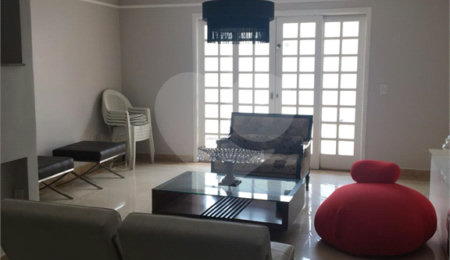 Sobrado à venda com 4 quartos, sendo 1 suíte,  em Jardim Virginia Bianca, São Paulo, SP