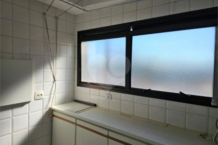 Apartamento para alugar com 3 quartos, sendo 1 suíte, em Alto da Boa Vista, São Paulo, SP