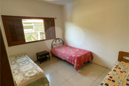 Casa à venda com 5 quartos, sendo 3 suítes,  no condomínio Flamboyant, Atibaia - SP