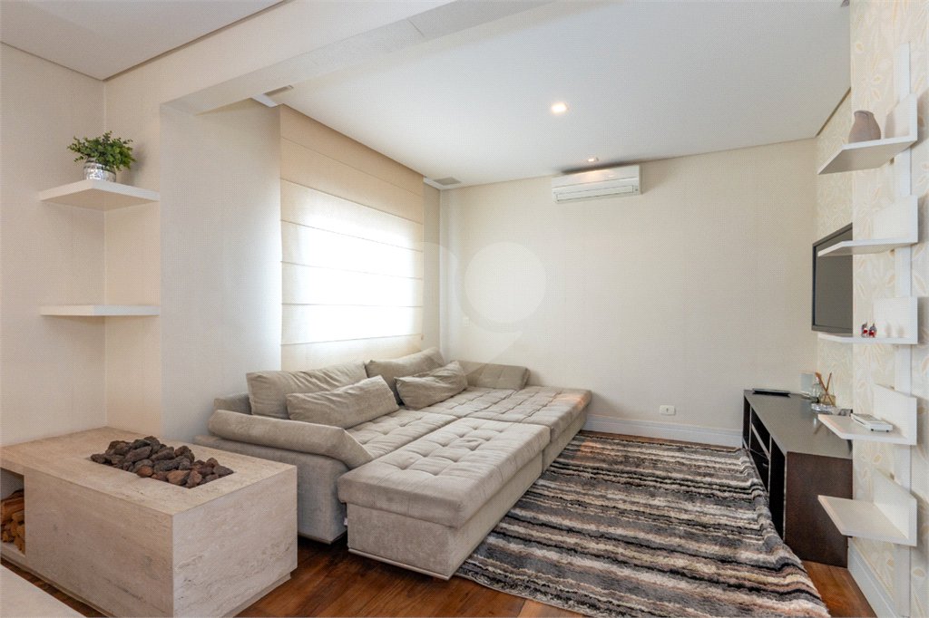 Apartamento à venda com 3 suítes em Vila Nova Conceição, São Paulo, SP