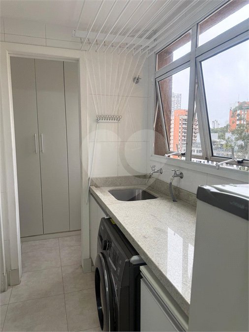 Apartamento à venda com 3 suítes em Vila Suzana, São Paulo, SP